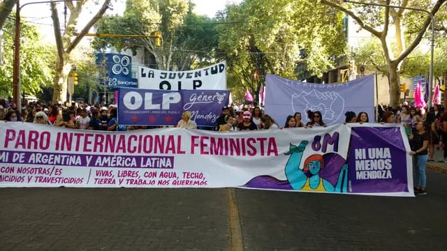 Fotos y video del #8M: mujeres se concentran en las calles de Mendoza