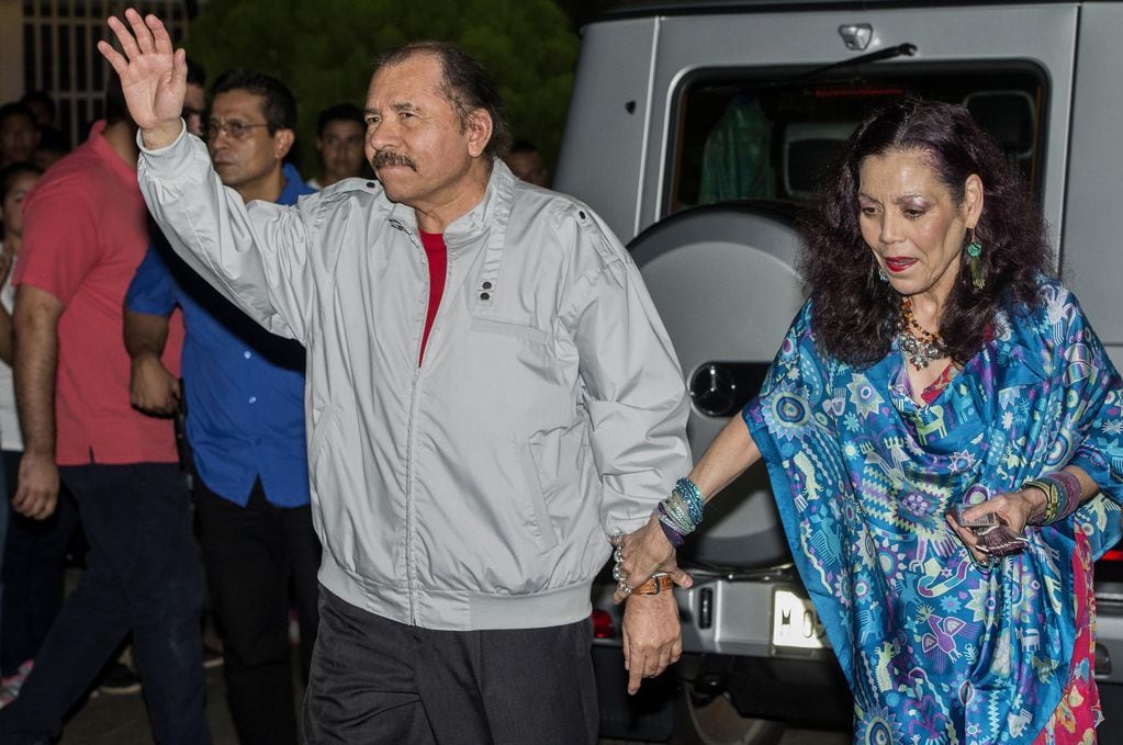 El presidente de Nicaragua, Daniel Ortega, junto a su mujer, la vicepresidenta Rosario Murillo. (Foto: DPA)