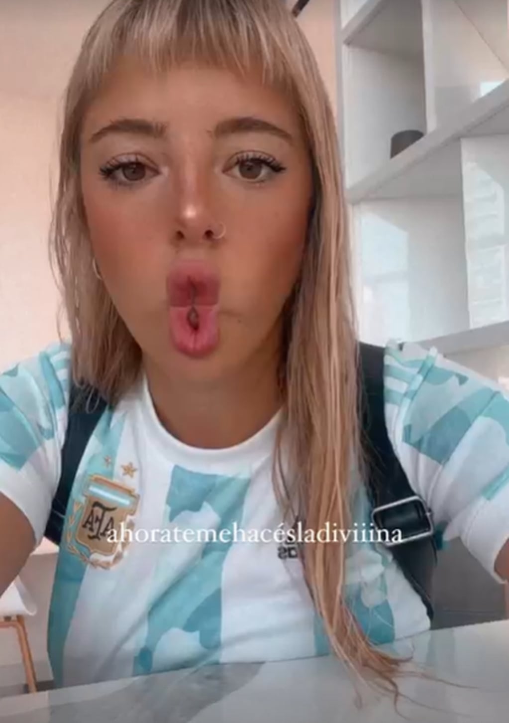 Nati Jota alentando a la Selección Argentina desde su cuenta de Instagram.