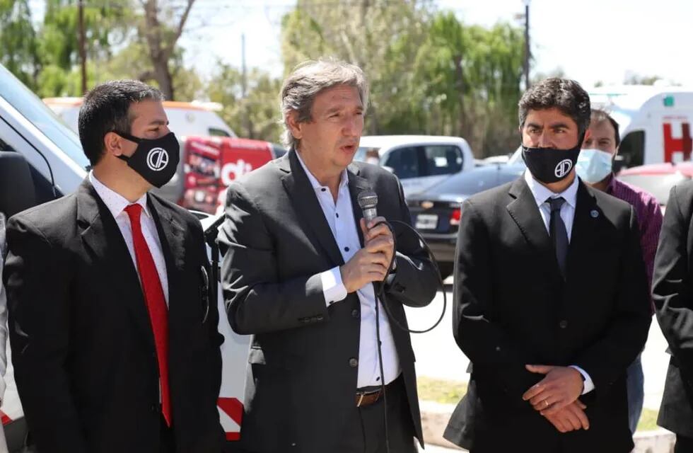 Emir Félix durante la entrega de ambulancia en San Rafael, en la previa del almuerzo de las fuerzas vivas.