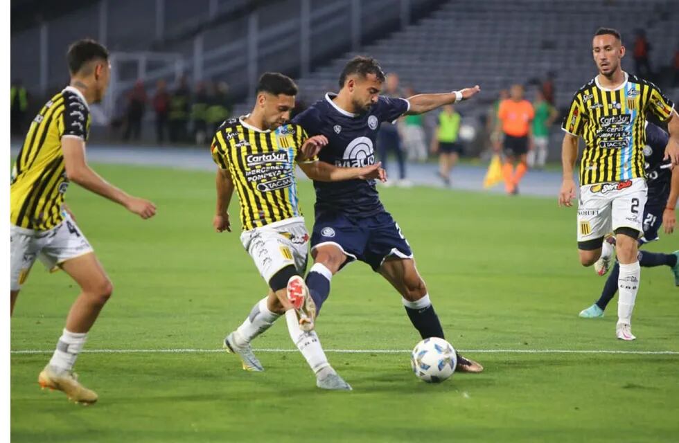 Victorio Ramis, delantero formado en Talleres, anotó el 2-0 con el que Independiente Rivadavia subió a Primera (Prensa Independiente Rivadavia)