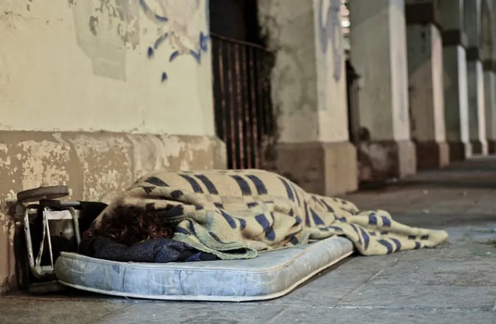 Gente durmiendo en la calle\nCrédito: Web