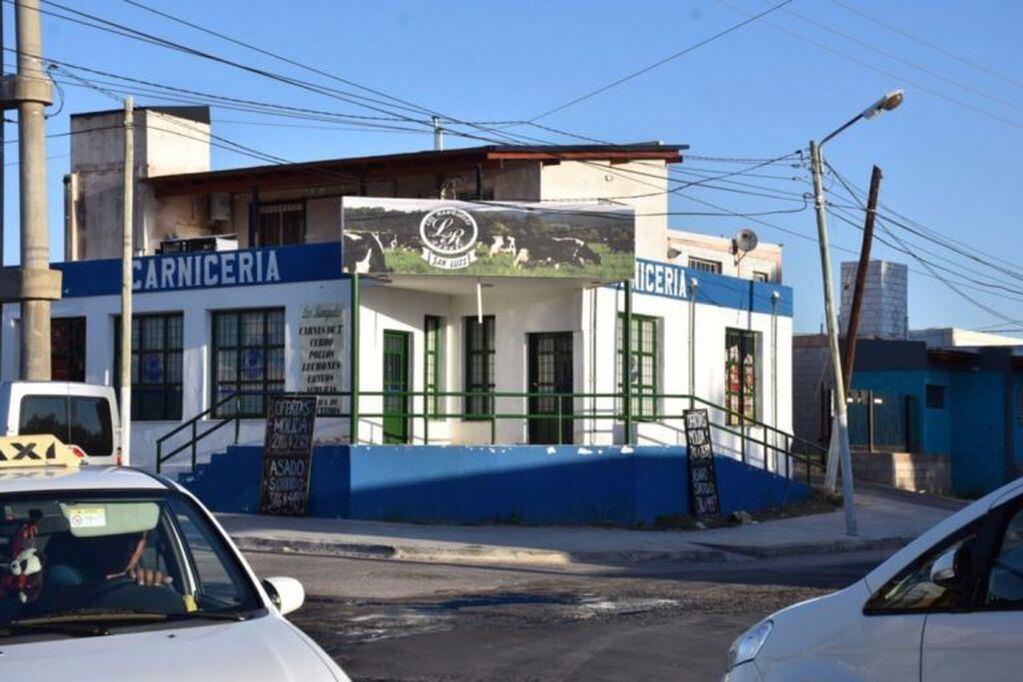 La carnicería ubicada en la esquina de las calles Catamarca y Provincia de La Pampa. Foto: El Diario de la República.