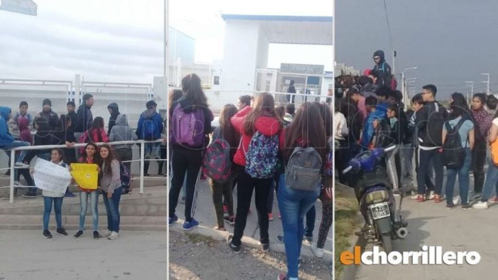 Padres y alumnos se autocontovaron frente a la institución educativa de San Luis.