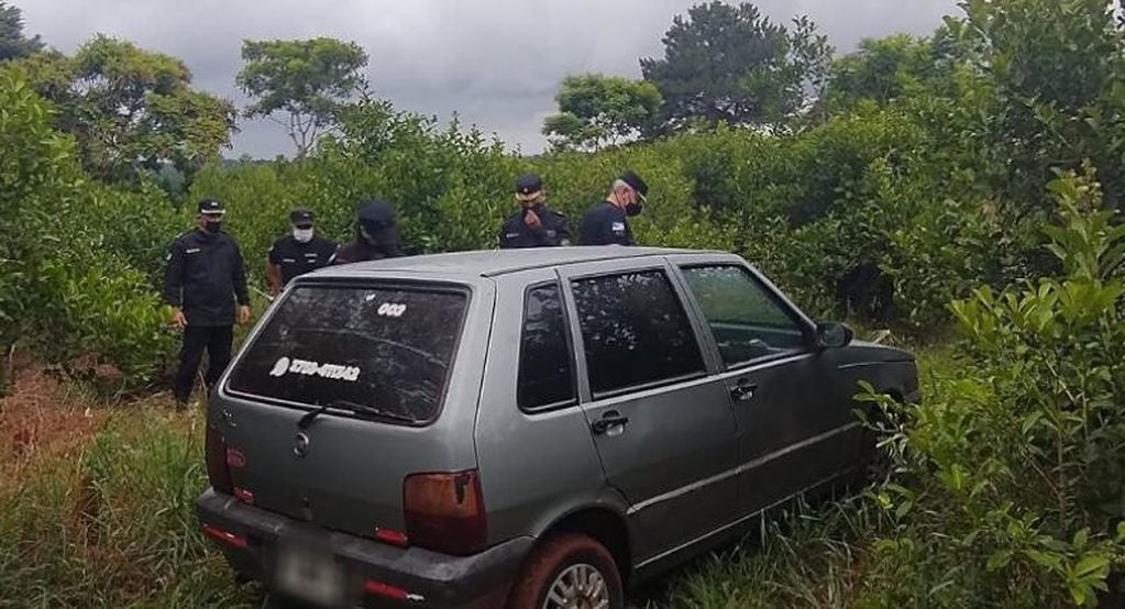 Apóstoles: efectivos policiales recuperaron un automóvil sustraído a un remisero.