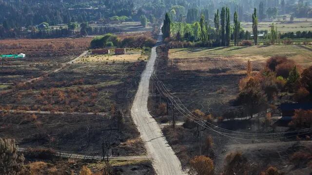 El relato de las familias que reconstruyen sus vidas después del incendio en la Comarca Andina