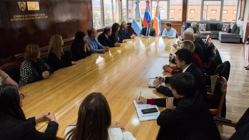 Reunión del Gobernador Melella con embajador de Rusia