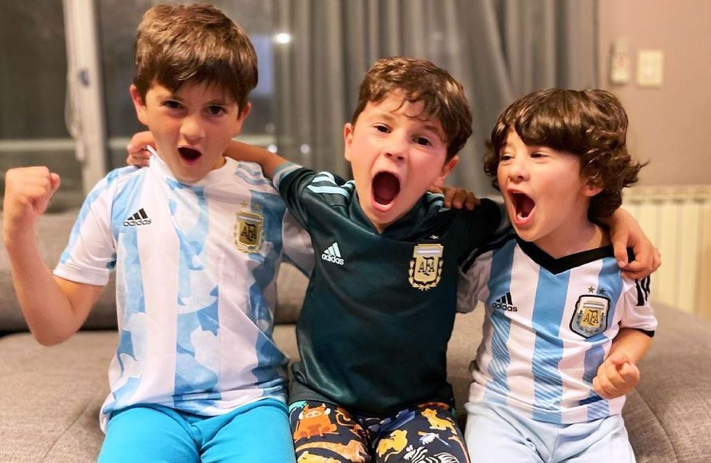 Los hijos de Messi y Roccuzzo festejaron la victoria argentina y el golazo de su papá en el final.