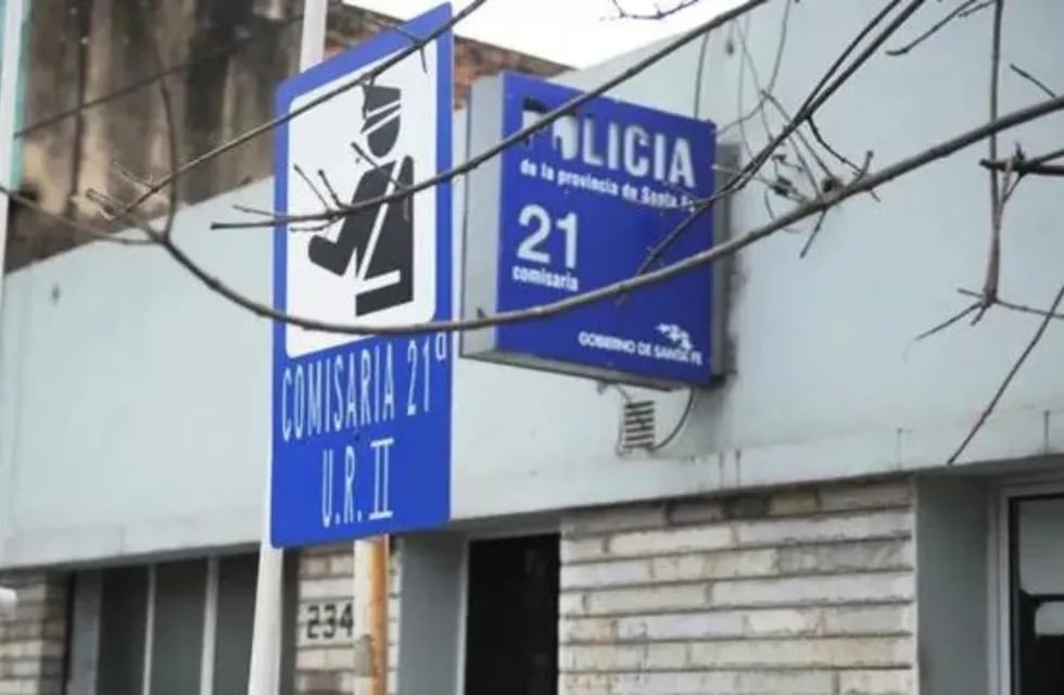Un detenido escapó de una seccional de Rosario y dos policías fueron señalados como sospechosos.