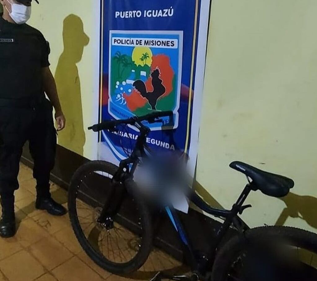 Transportaba un biciclo robado y se dio a la fuga en Puerto Iguazú.