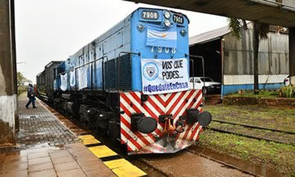 Arribo del tren de cargas del ex Ferrocarril Urquiza a Garupá, en Misiones.