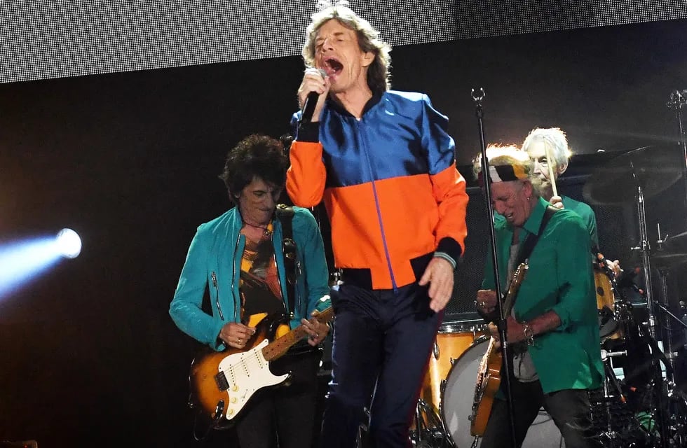 Mick Jagger (C) leads the Rolling Stones as they perform during the Desert Trip music festival at Indio, California on October 7, 2016.rnThe Desert Trip weekend will mark what will likely become the highest-grossing music festival of all time as six acts 