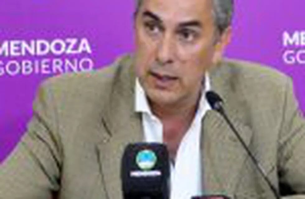 Enrique Vaquiu00e9, Ministerio de Economía, Infraestructura y Energía de Mendoza confirmó el Foro para mau00f1ana.
