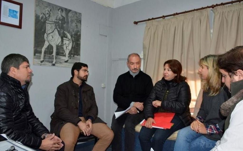 Los familiares de Marco Gómez, el niño electrodependiente, se reunieron con legisladores provinciales. (Foto: El Litoral)