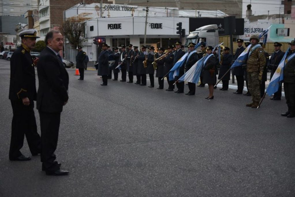 El desfile contra con la presencia de Fuerza de Seguridad y Armadas.