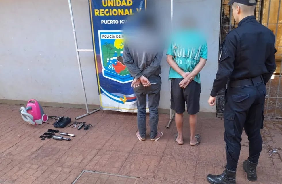 Comandante Andresito: tres jóvenes detenidos por hechos de robo.
