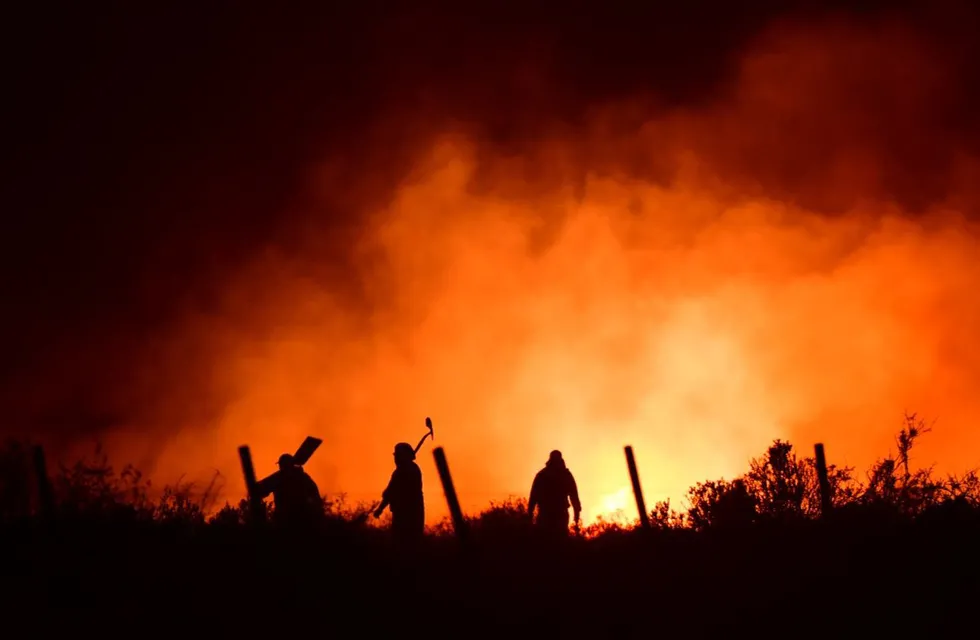 El incendio desatado en la región patagónica esta "controlado"