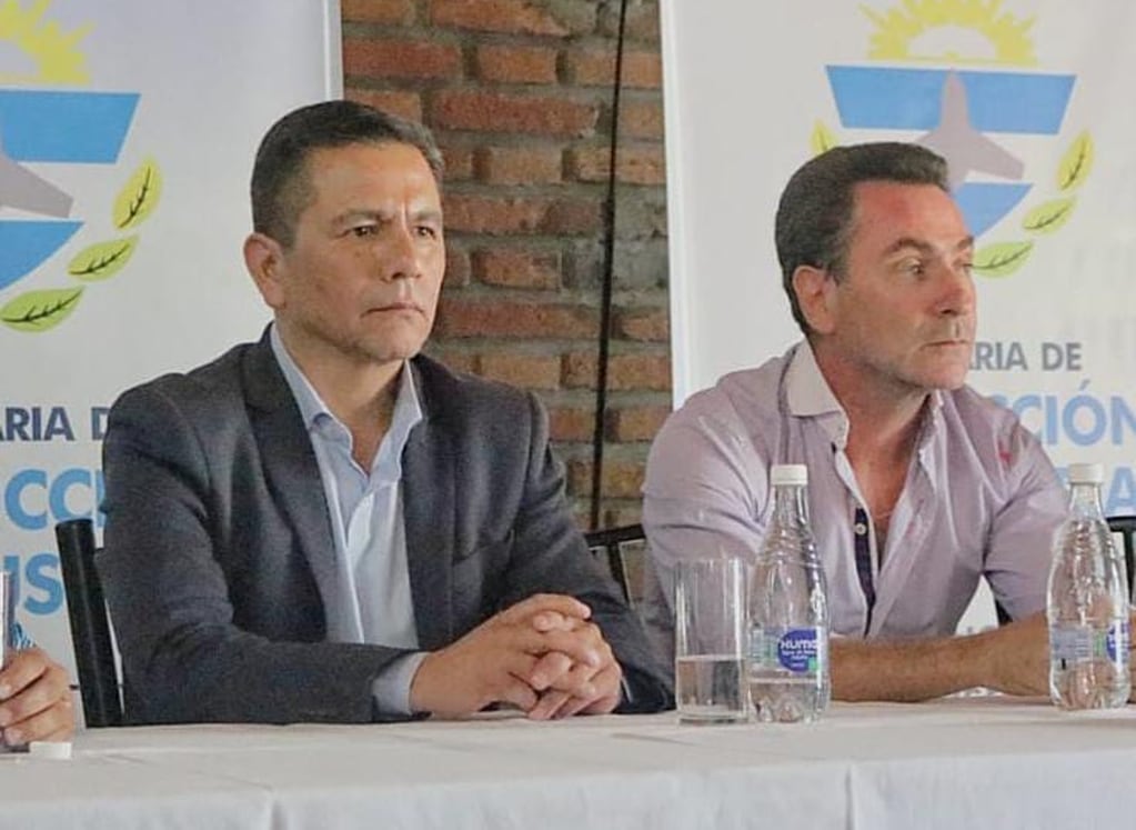 Martín Miguel Llanos, secretario de Producción e Industria de la Municipalidad de Perico (izq.), junto a Daniel Fascio, vicepresidente de la Cooperativa de Tabacaleros de Jujuy.