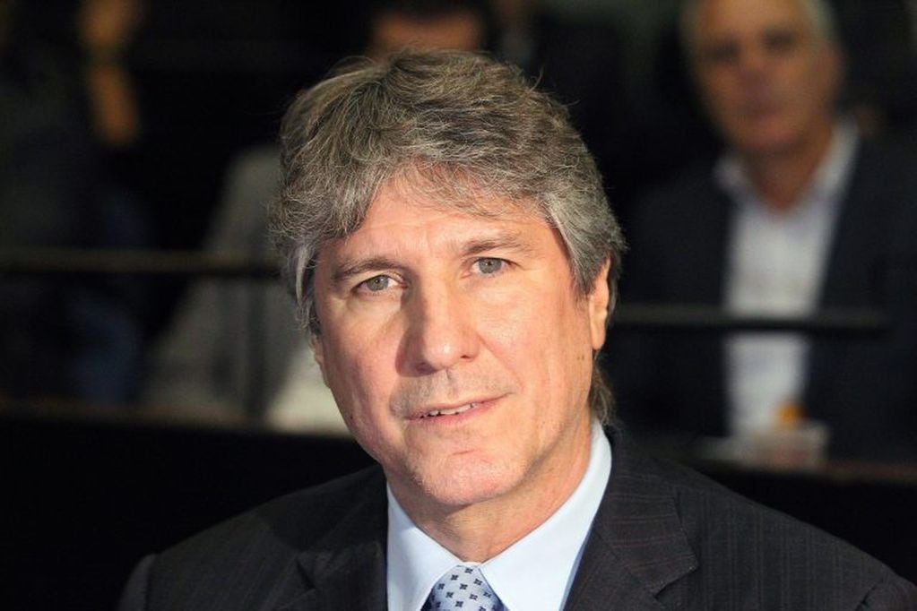 El exvicepresidente de Argentina Amado Boudou, ya en prisión por corrupción, asiste a un nuevo juicio por la presunta compra irregular de 19 automóviles de alta gama (fue absuelto) y por la supuesta falsificación de documentación de un vehículo (condenado), en el Tribunal Oral Federal 8 de Buenos Aires (Argentina). Crédito: EFE/ Aitor Pereira.