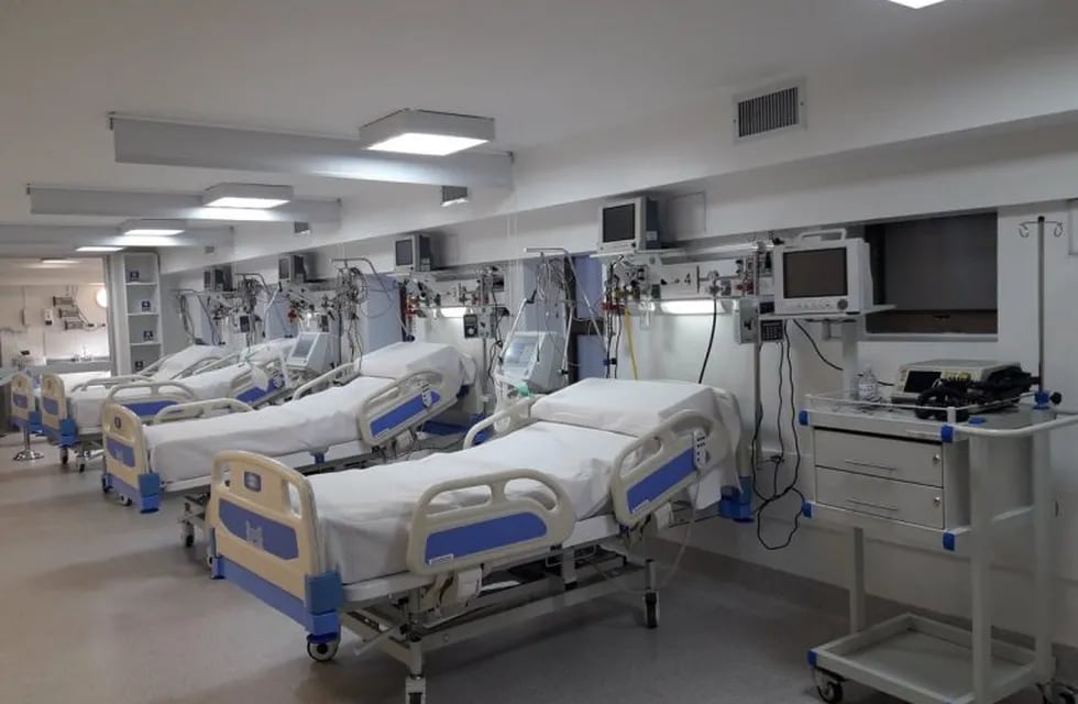 Nuevas camas en la Unidad de Cuidados Intermedios del Hospital Centenario.