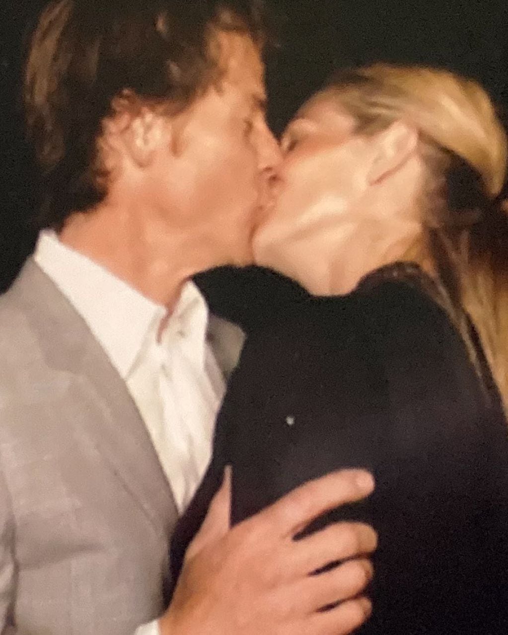 El beso de Julia Roberts con Daniel Moder que causó furor en Instagram.