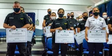 Se hizo entrega de diplomas y certificados a policías capacitados en Perito Verificador y Revenido Electroquímico