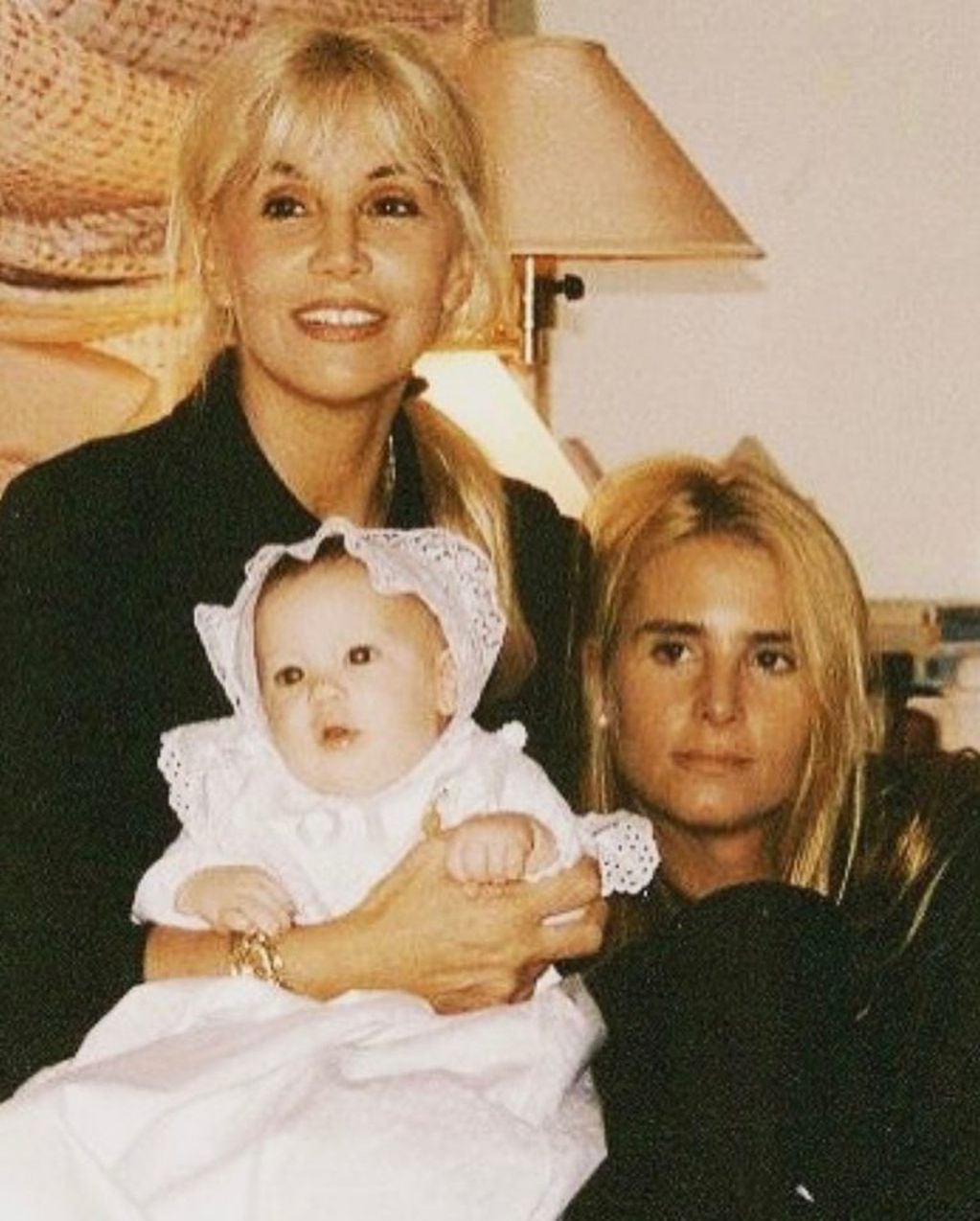 Susana Giménez, su hija Mercedes Sarrabayrouse y su nieta menor, Lucía Celasco (Foto: Instagram/ @lucia_celasco)