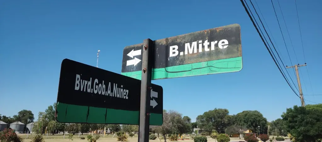 Una localidad de La Pampa rebautizó sus dos principales calles con el nombre de los astros del fútbol.