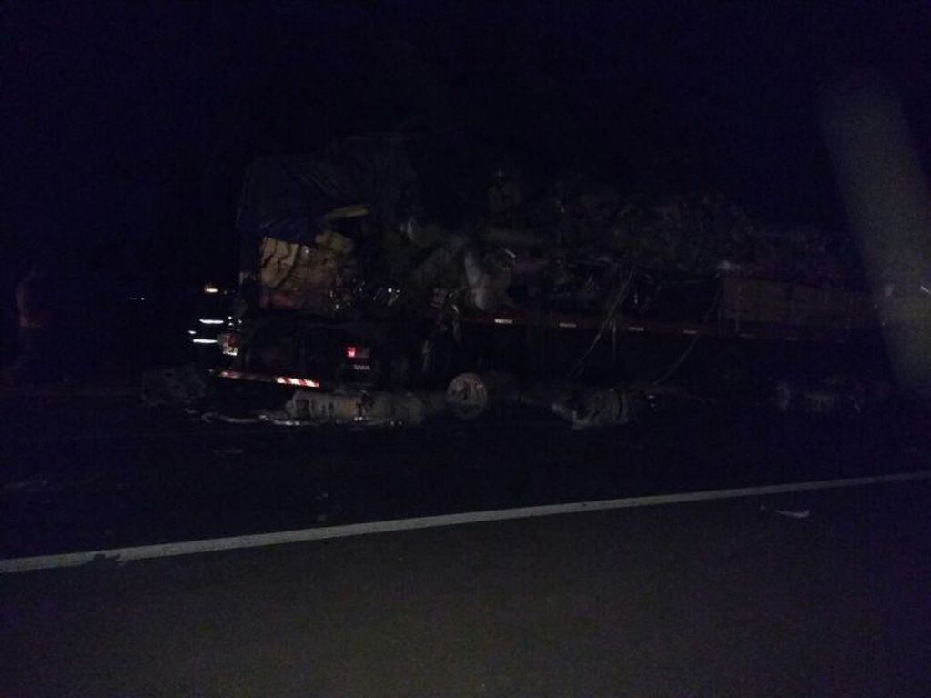 Un camionero falleció tras un choque en la Ruta Nacional 33 a la altura de Amenábar. (@cmferrey)