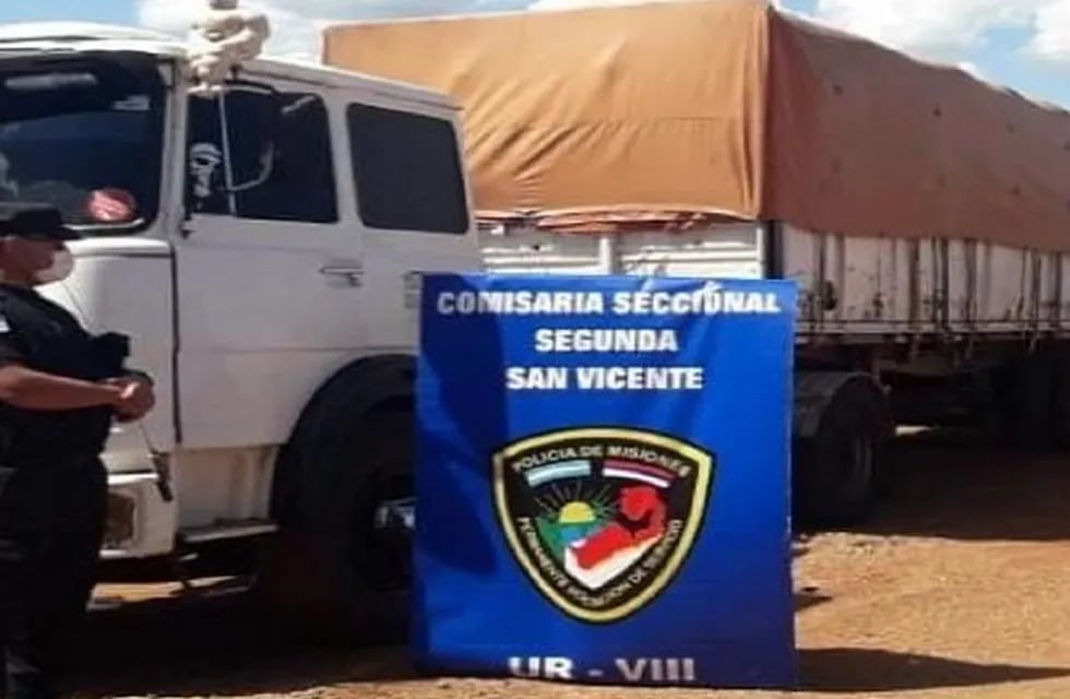 San Vicente: dos camiones fueron secuestrados por transportar maíz y soja ilegales.
