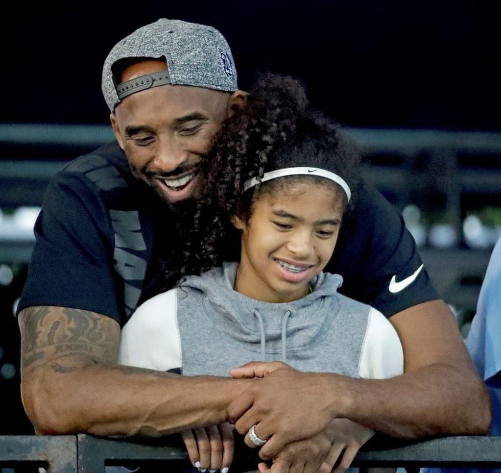 Kobe Bryant y Gianna (Foto: AP Photo/Chris Carlson, File)