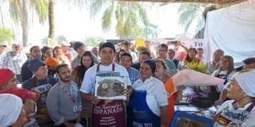 Juan Carlos Reynoso es el primer hombre en consagrarse como Campeón de la Empanada en el festival nacional de Famaillá.