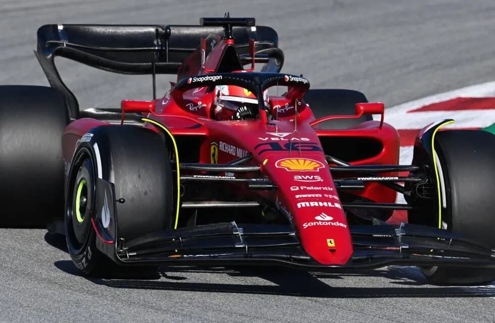 F1: Leclerc dio a Ferrari la primera pole del año.