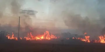 Posadas: registran un gran foco de incendio en el barrio Itaembé Guazú