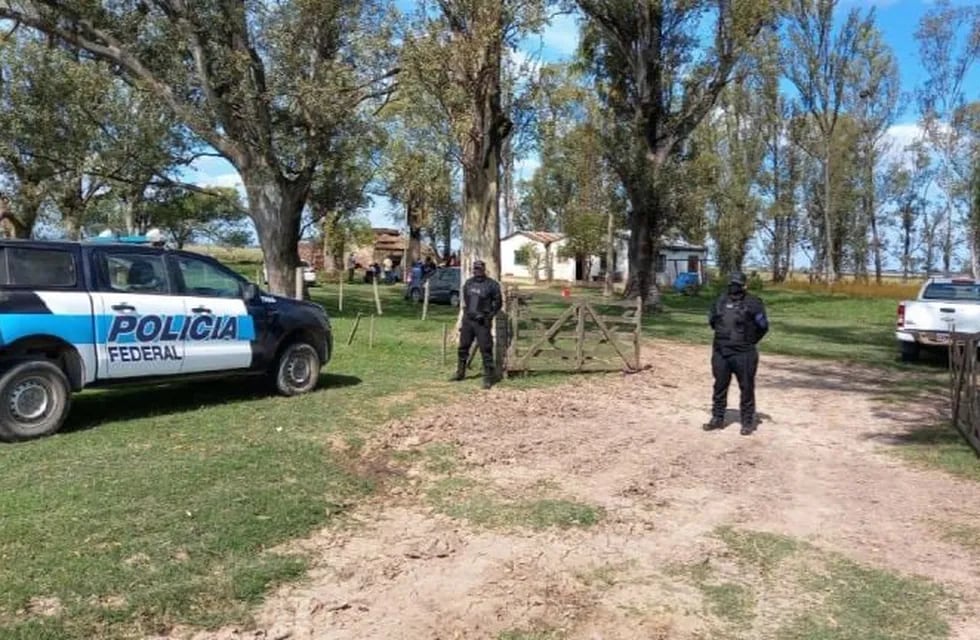 La Policía Federal se hizo cargo del procedimiento en una estancia del departamento San Martín. (PFA)