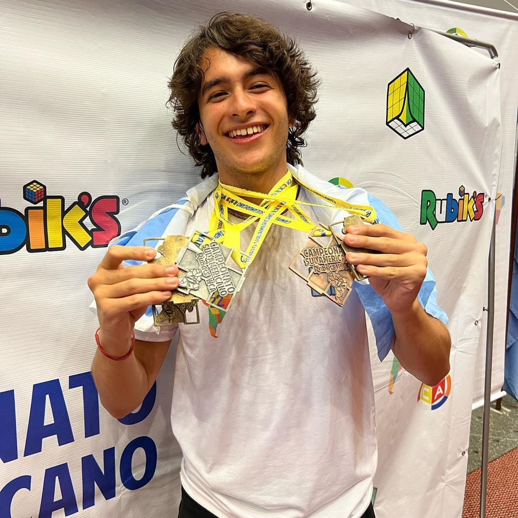 Bautista Bonazzola se consagró campeón sudamericano del cubo de Rubik y se presentó en Got Talent Argentina 2023.