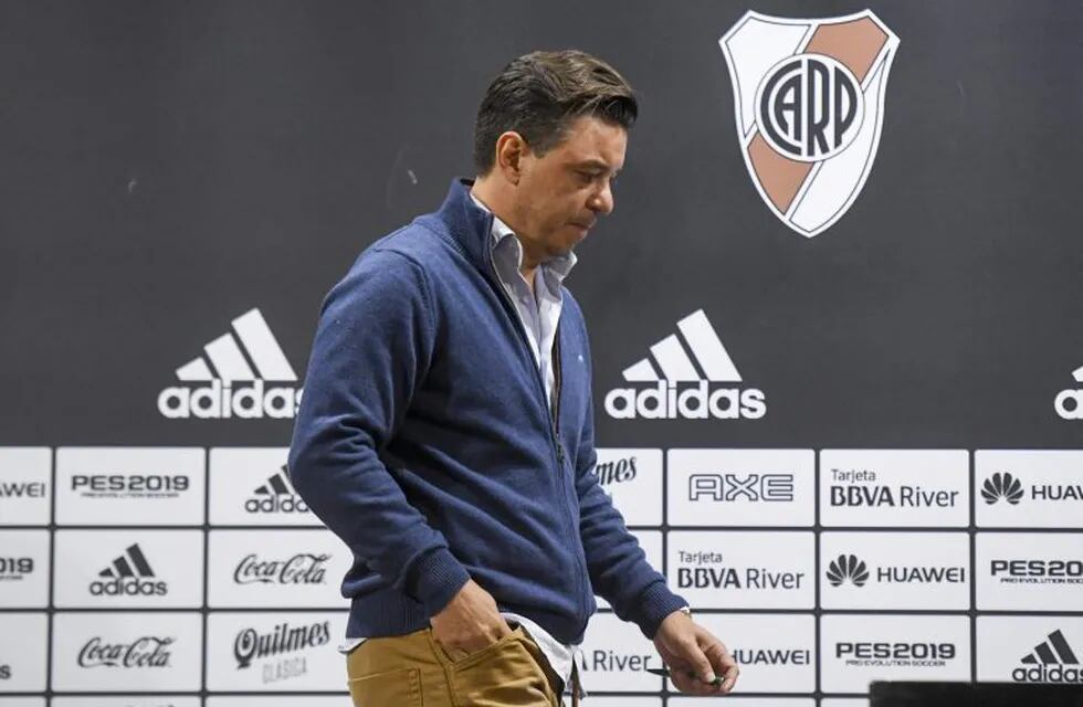 The coach of Argentina's team River Plate, Marcelo Gallardo, arrives for a press conference at the Monumental stadium in Buenos Aires, on November 2, 2018. - Gallardo apologized for speaking to his players at the break of the Libertadores semifinal second leg match against Gremio when he was suspended and said it was an emotional and impulsive reaction, ruling out a \