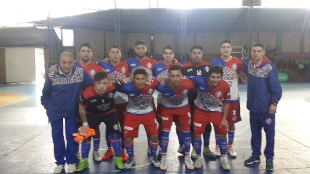 Plantel de Rosario que jugó la Etapa Regional de Futsal en Pinamar en 2018