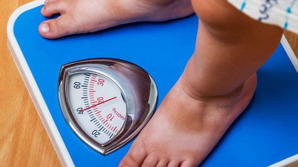 El 40% de los chicos entre 5 y 17 años tiene exceso de peso en Argentina |  Vía País