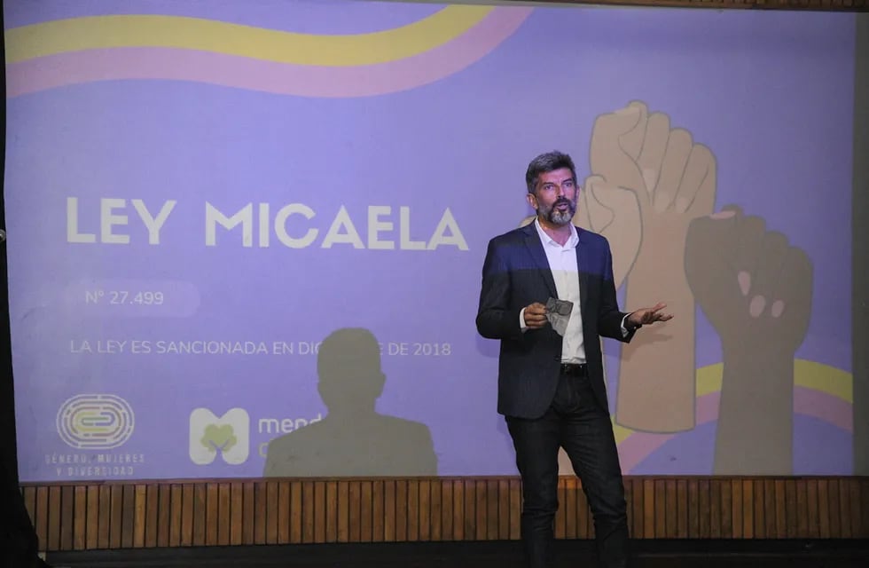 El intendente Ulpiano Suarez presentó el comienzo de las capacitaciones para la implementación implementación de la Ley Micaela en todo el ámbito municipal. Gentileza MCM