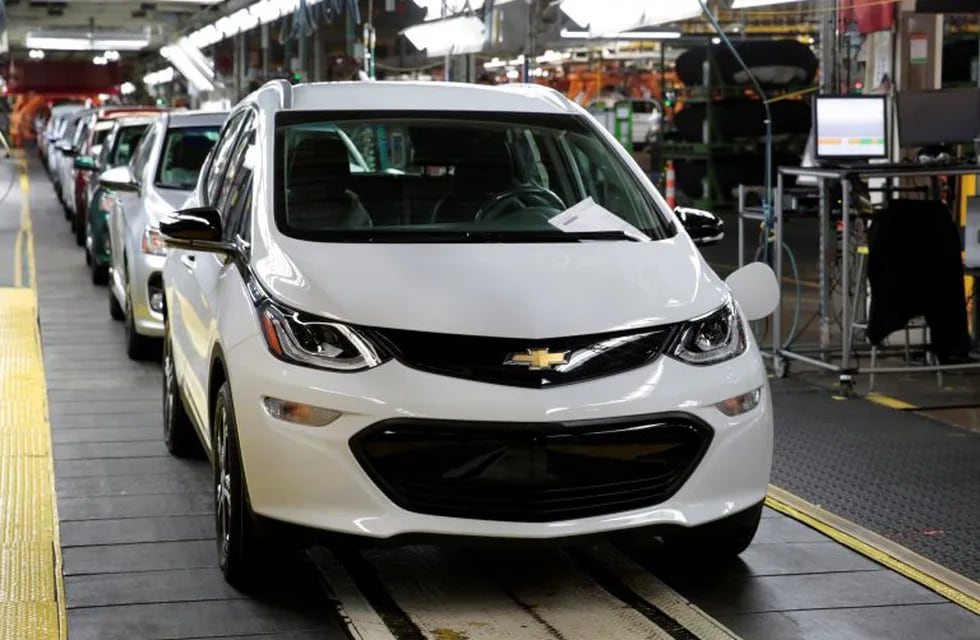 A Chevrolet Bolt EV vehicle is seen on the assembly line at General Motors Orion Assembly in Lake Orion, Michigan, U.S., March 19, 2018.  Photo taken March 19, 2018.   REUTERS/Rebecca Cook