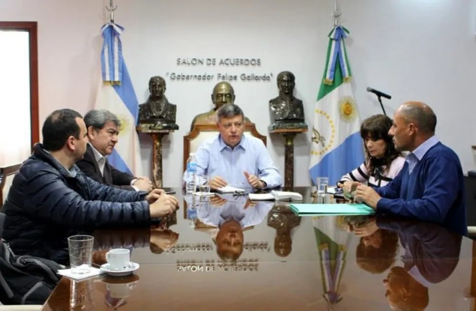 Tras una reunión, se decidió que el próximo 28 de octubre se celebren las elecciones en Villa Río Bermejito. (Foto: @domingopeppo)