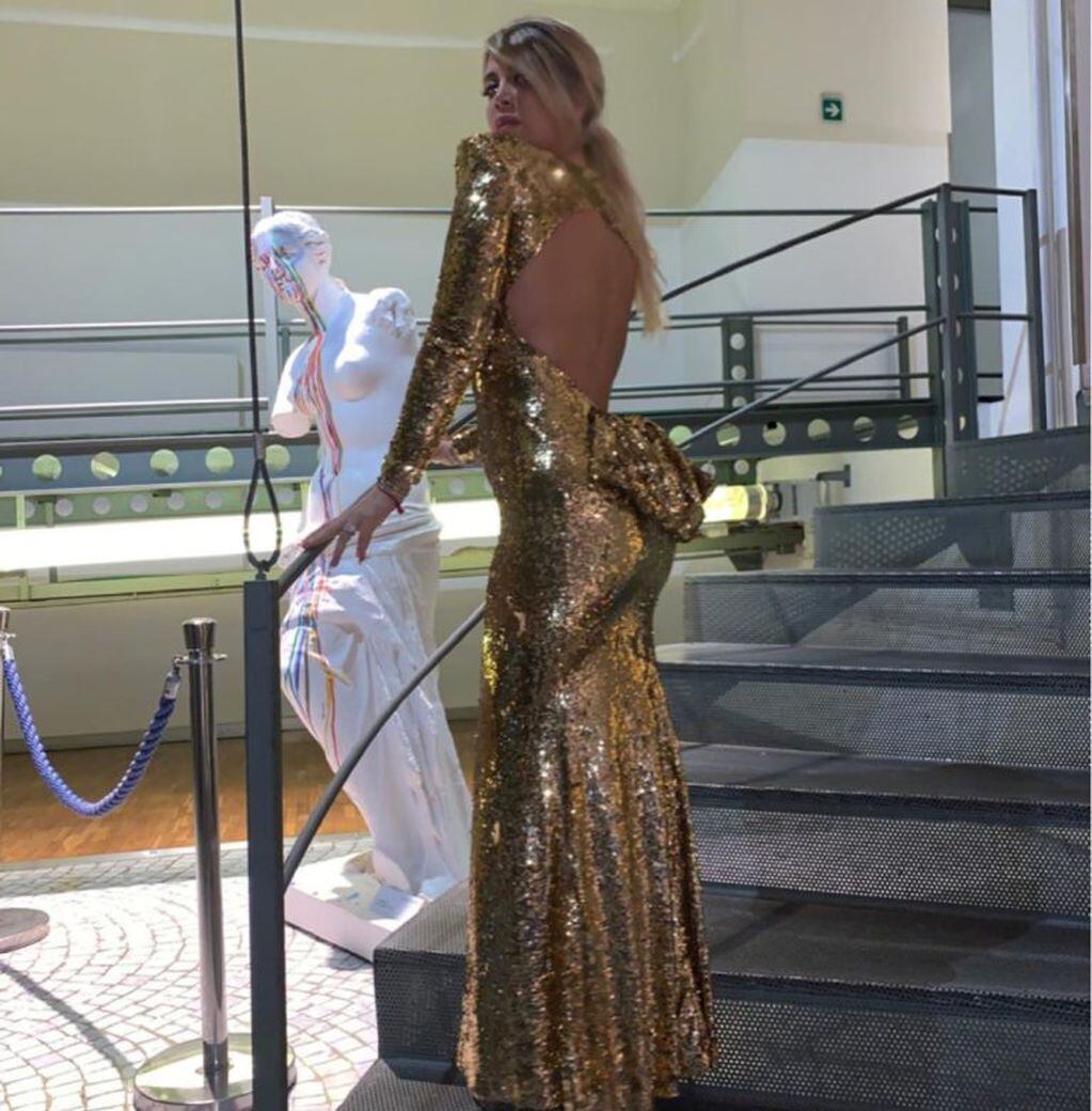 El extravagante vestido que Wanda Nara eligió para asistir a una gala en Italia  (Foto: Instagram/ @wanda_icardi)