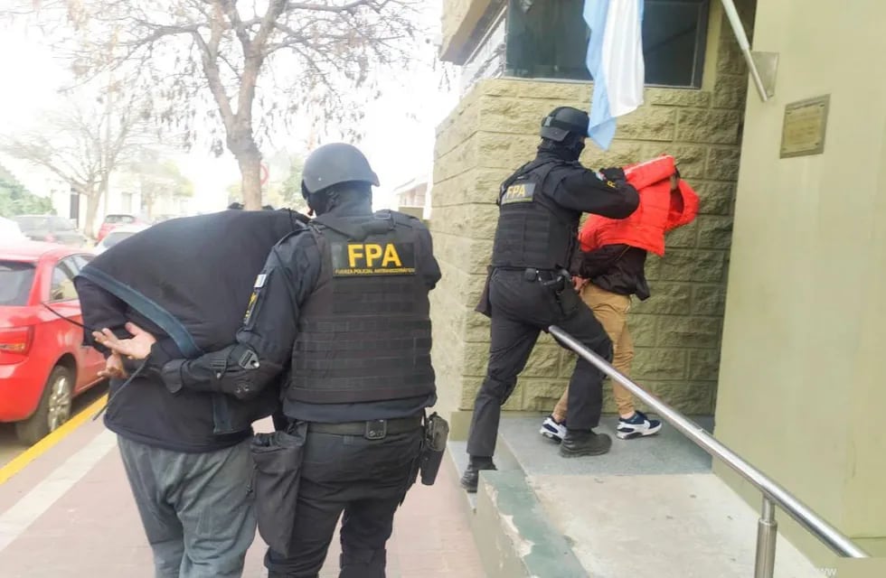 Tres personas fueron detenidas tras el operativo en el departamento de San Justo.