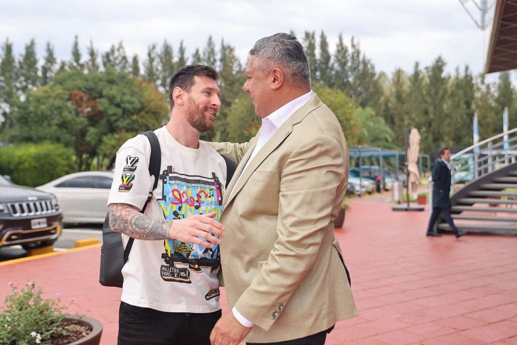 Lionel Messi y Chiqui Tapia. 
