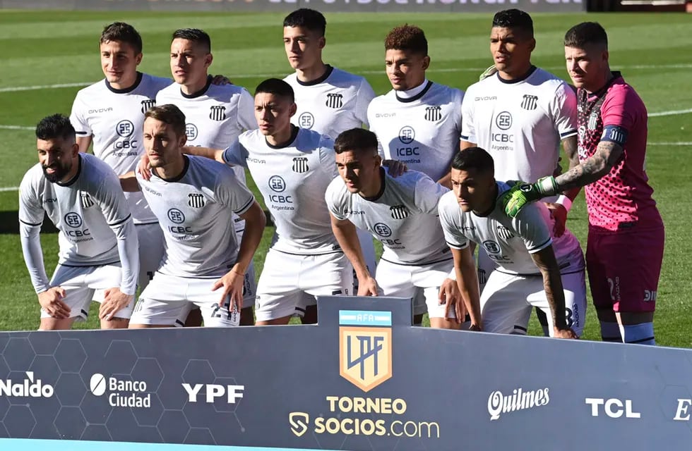 Newell's Old Boys, con el debut de Fernando Gamboa como DT, recibe a Talleres de Córdoba, en un partido válido por la primera fecha del nuevo torneo de la Liga Profesional de Fútbol (LPF).
17 julio 2021 foto Fotobaires
