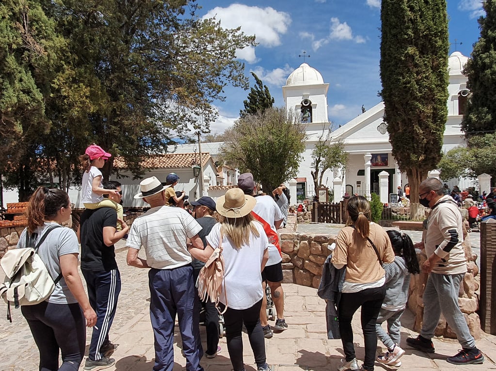 Un creciente flujo de turistas ha llevado los niveles de ocupación hotelera en la Quebrada de Humahuaca (Jujuy) a niveles que superan récords históricos.