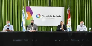 El Ministro de Trabajo, Juan Manuel Pusineri, brindó una conferencia de prensa en el Salón Verde de la Municipalidad