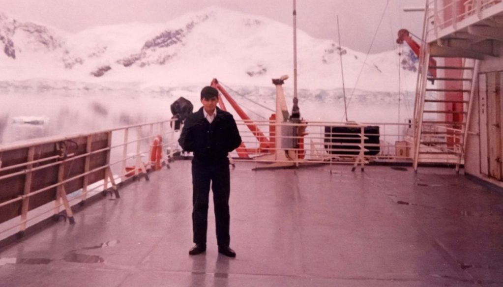 Uno de sus viajes mas hermosos, a bordo del rompehielos ARA Almirante Irizar navega por la Antártida Argentina. Gentileza