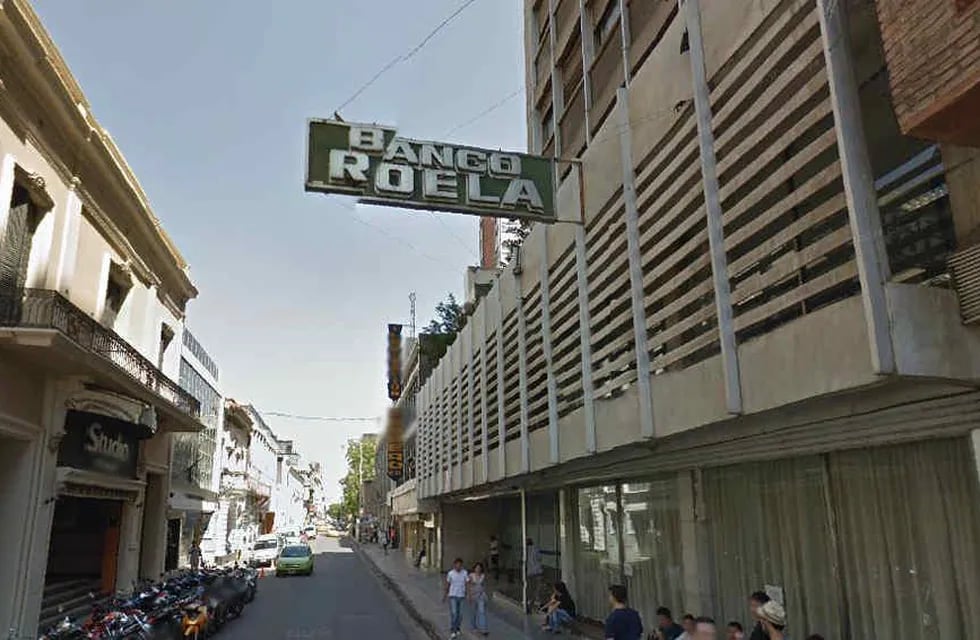 Banco Roela fue víctima de un hecho de inseguridad en Córdoba. (Google Street View).